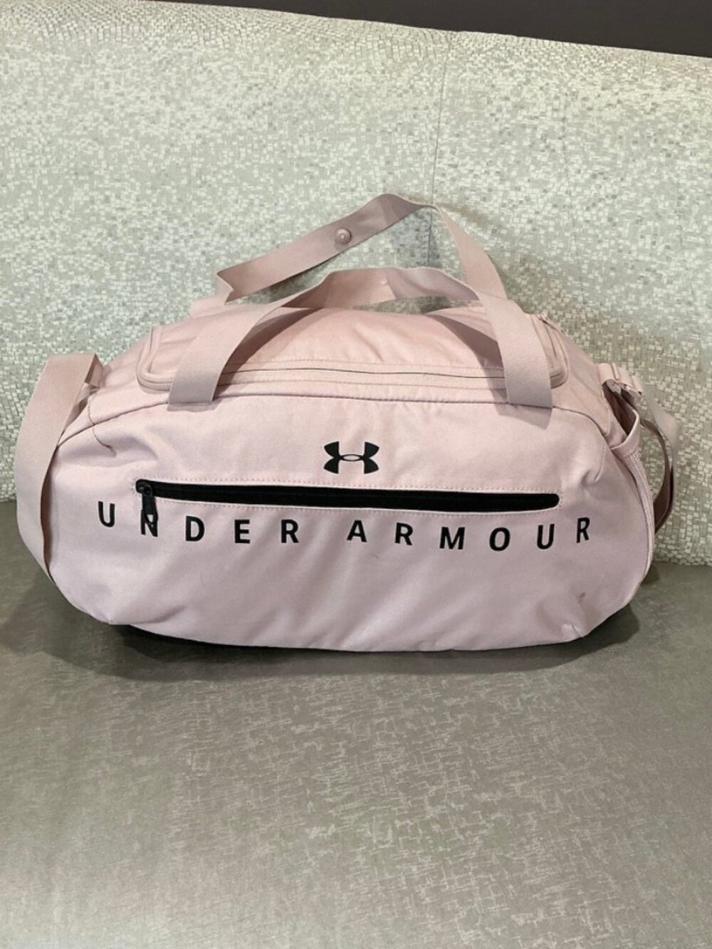 Under Armour Gym Bag, excellent condition